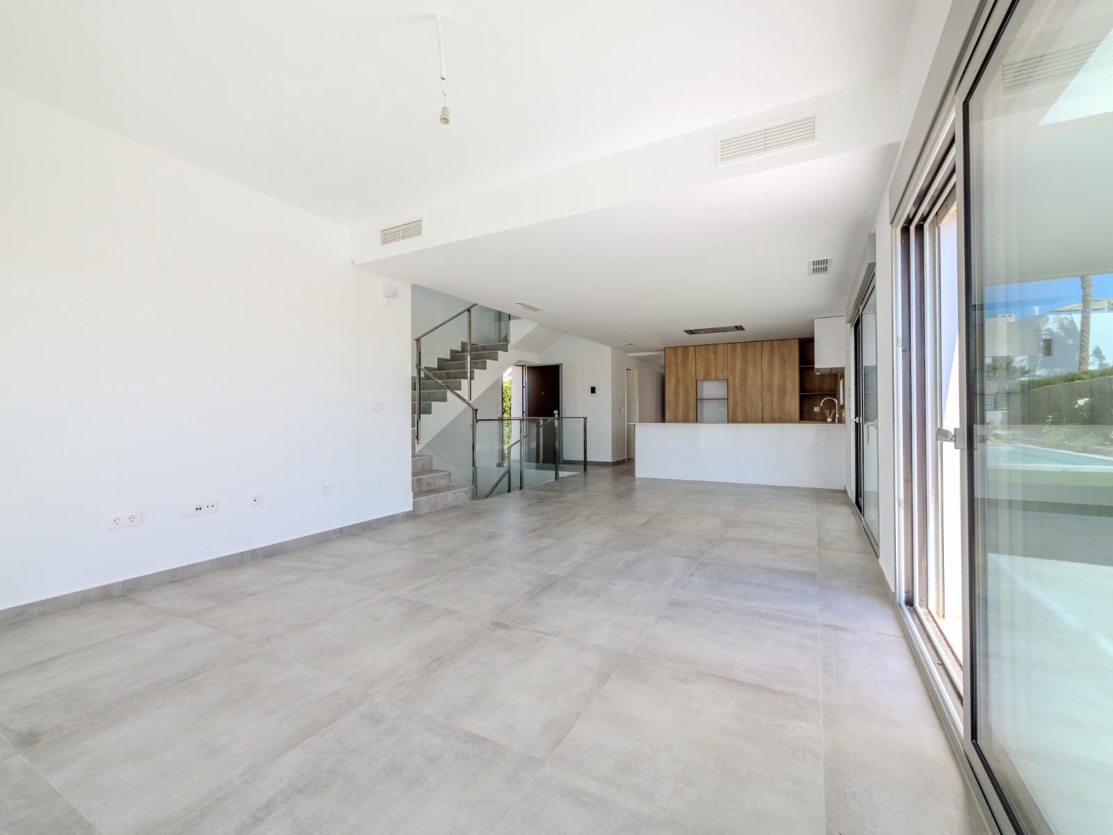 4 bedroom Villa for sale in Algorfa with pool garage - € 669,000 (Ref: 6687615)
