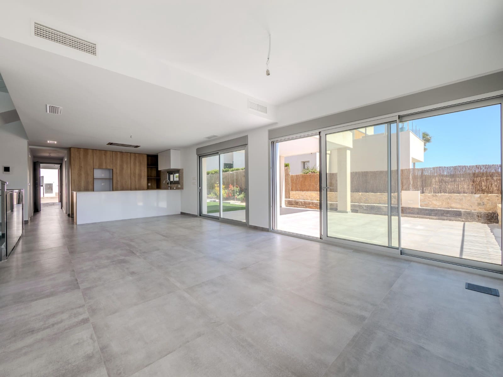 4 bedroom Villa for sale in Algorfa with pool garage - € 669,000 (Ref: 6687615)