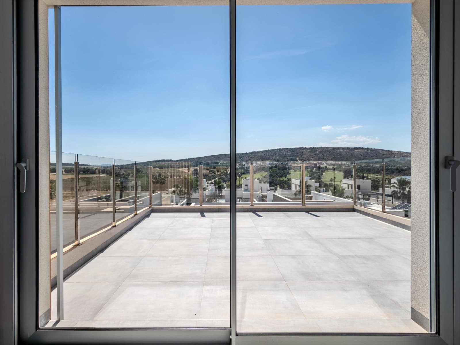 4 bedroom Villa for sale in Algorfa with pool garage - € 669,000 (Ref: 6687615)