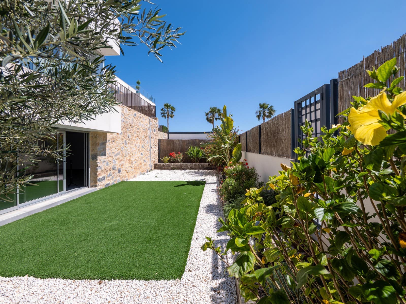 4 bedroom Villa for sale in Algorfa with pool garage - € 669,000 (Ref: 6687615)