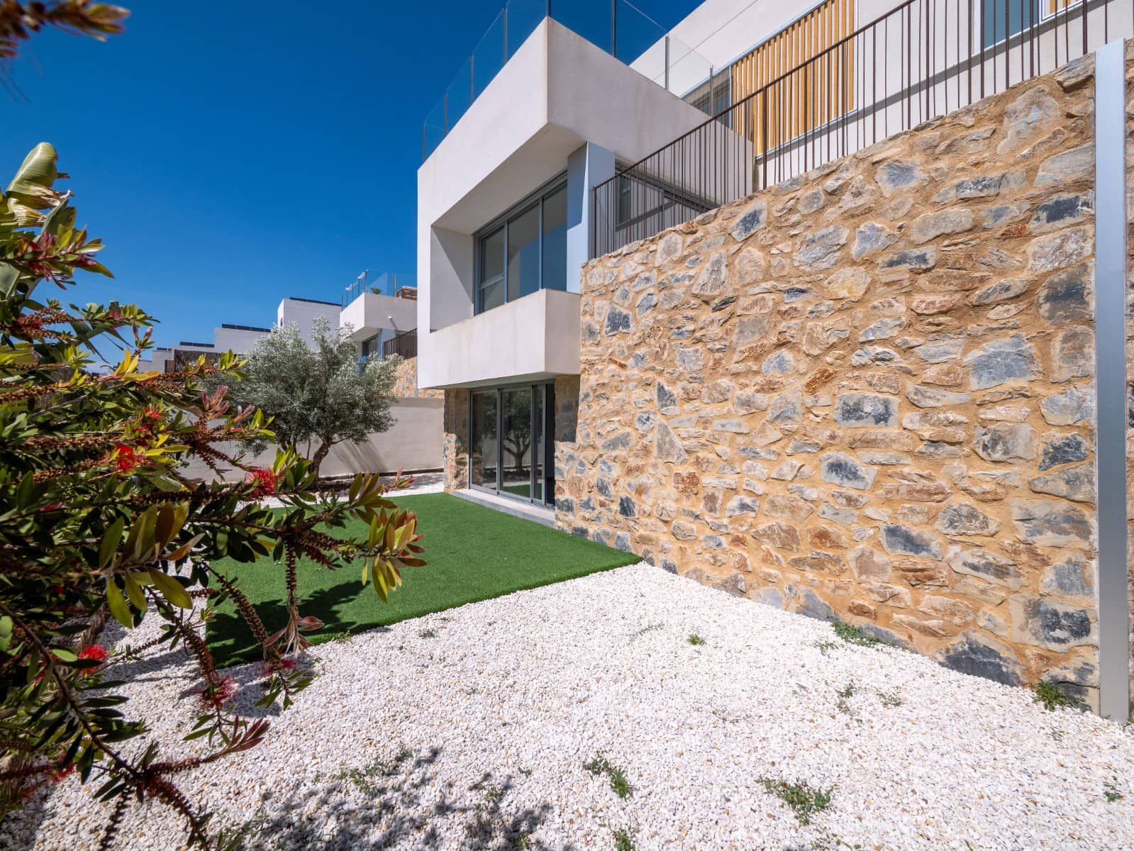 4 bedroom Villa for sale in Algorfa with pool garage - € 669,000 (Ref: 6687615)
