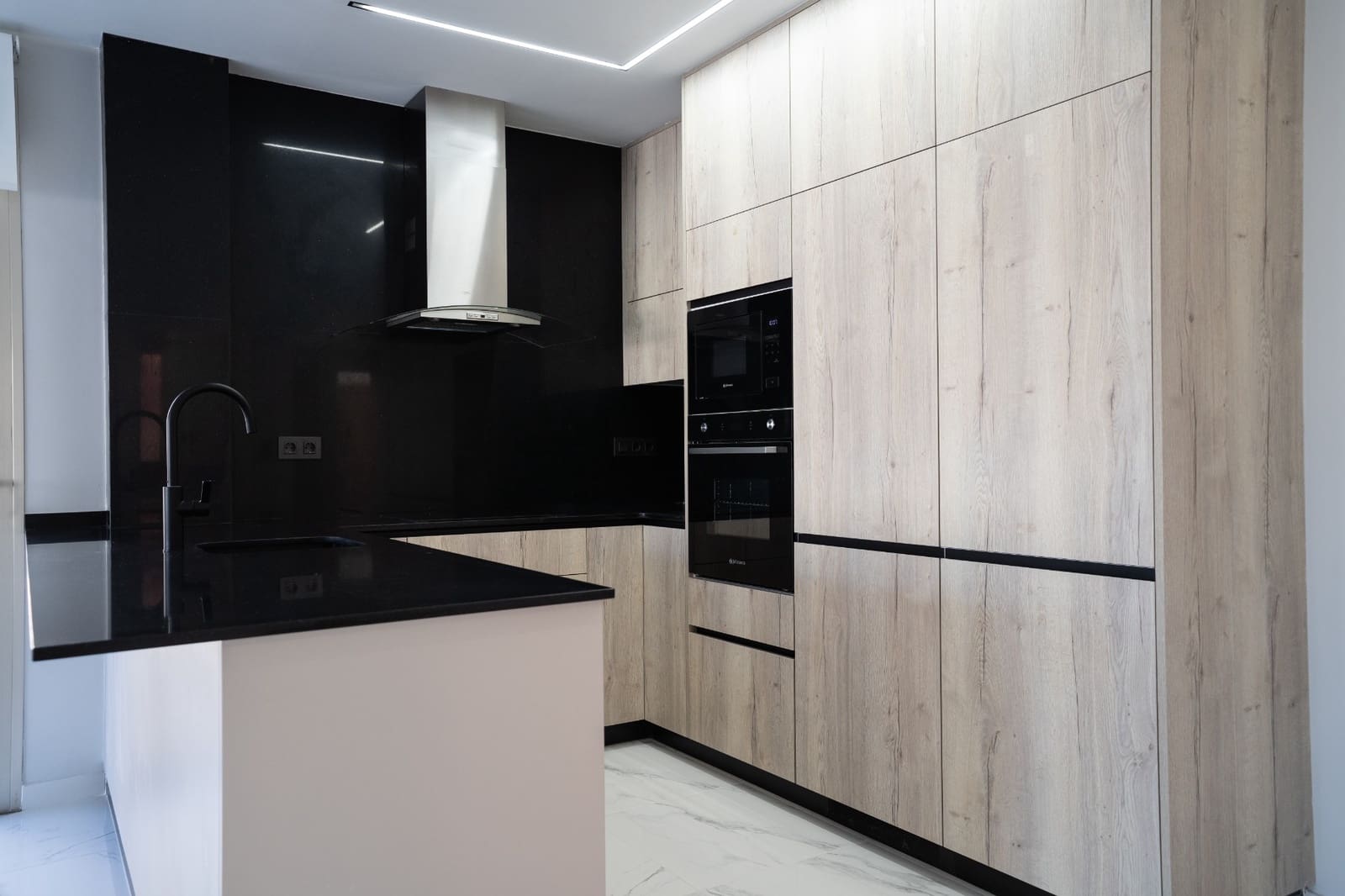 3 Zimmer Villa zu verkaufen in Villamartin mit Pool - 390.000 € (Ref: 6687672)