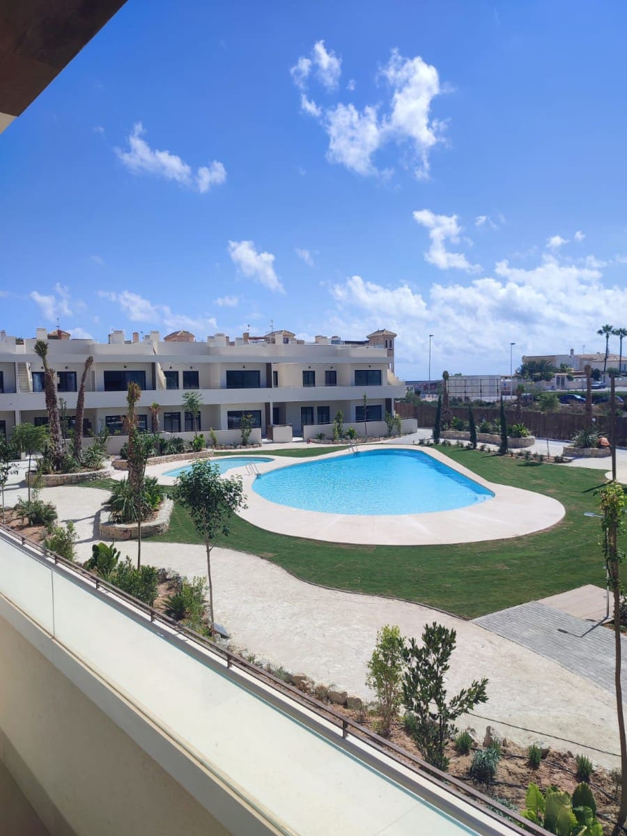 2 slaapkamer Appartement te koop in Torrevieja met zwembad garage - € 360.000 (Ref: 6774831)