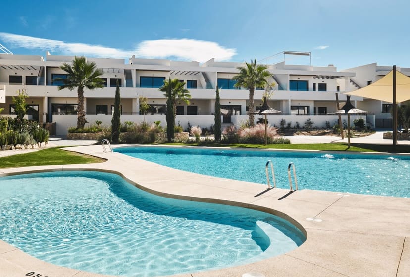 2 slaapkamer Appartement te koop in Torrevieja met zwembad garage - € 360.000 (Ref: 6774831)