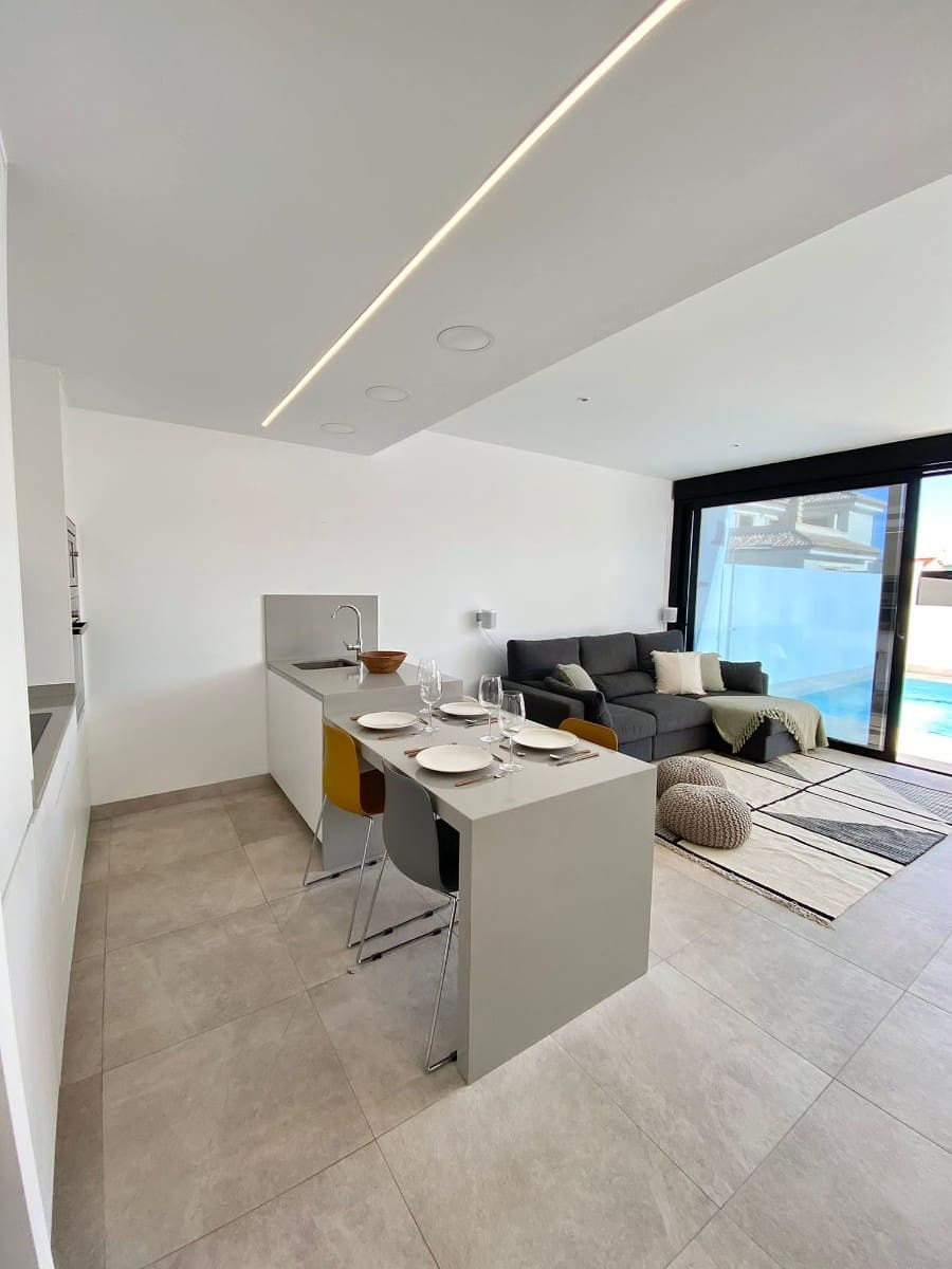 Chalet de 3 habitaciones en Santiago de la Ribera en venta con piscina - 369.950 € (Ref: 6801648)