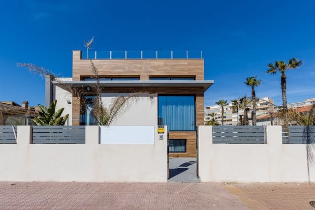 4 bedroom Villa for sale in La Mata, Torrevieja with pool - € 940,000 (Ref: 6961030)