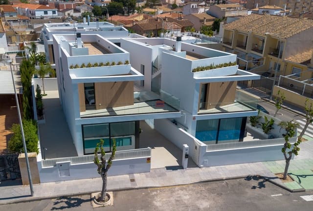 3 sovrum Villa till salu i Torre de la Horadada, Pilar de la Horadada med pool - 589 000 € (Ref: 7009189)