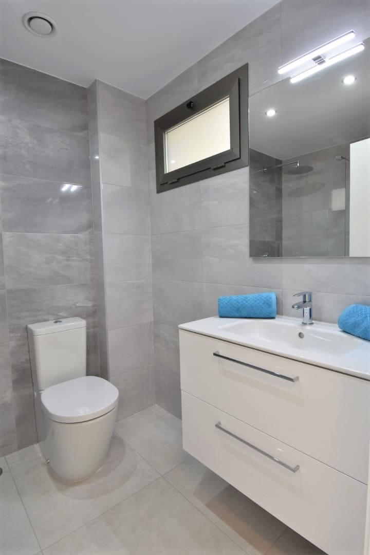 2 Zimmer Apartment zu verkaufen in Villamartin mit Pool Garage - 287.000 € (Ref: 7019872)