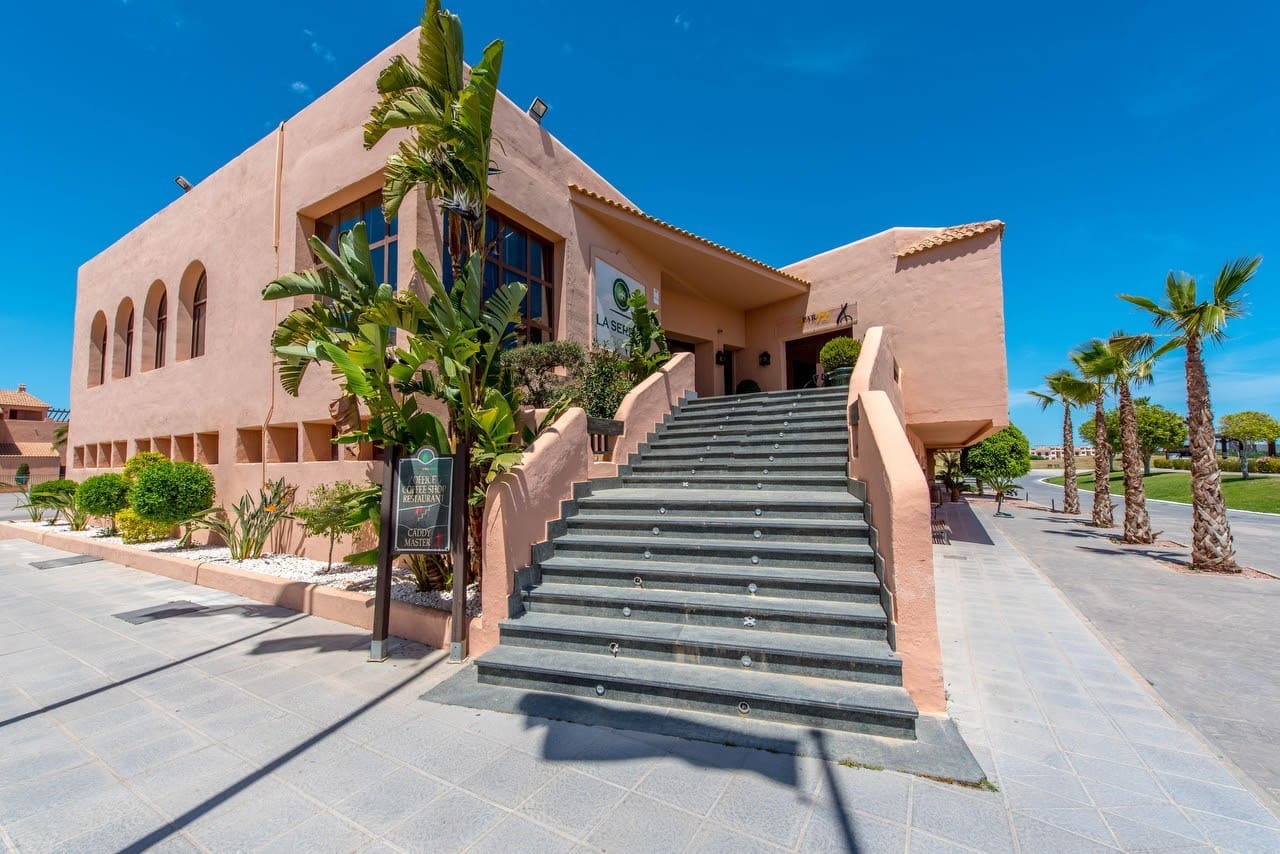 3 bedroom Villa for sale in Los Alcazares with pool - € 383,400 (Ref: 7124663)