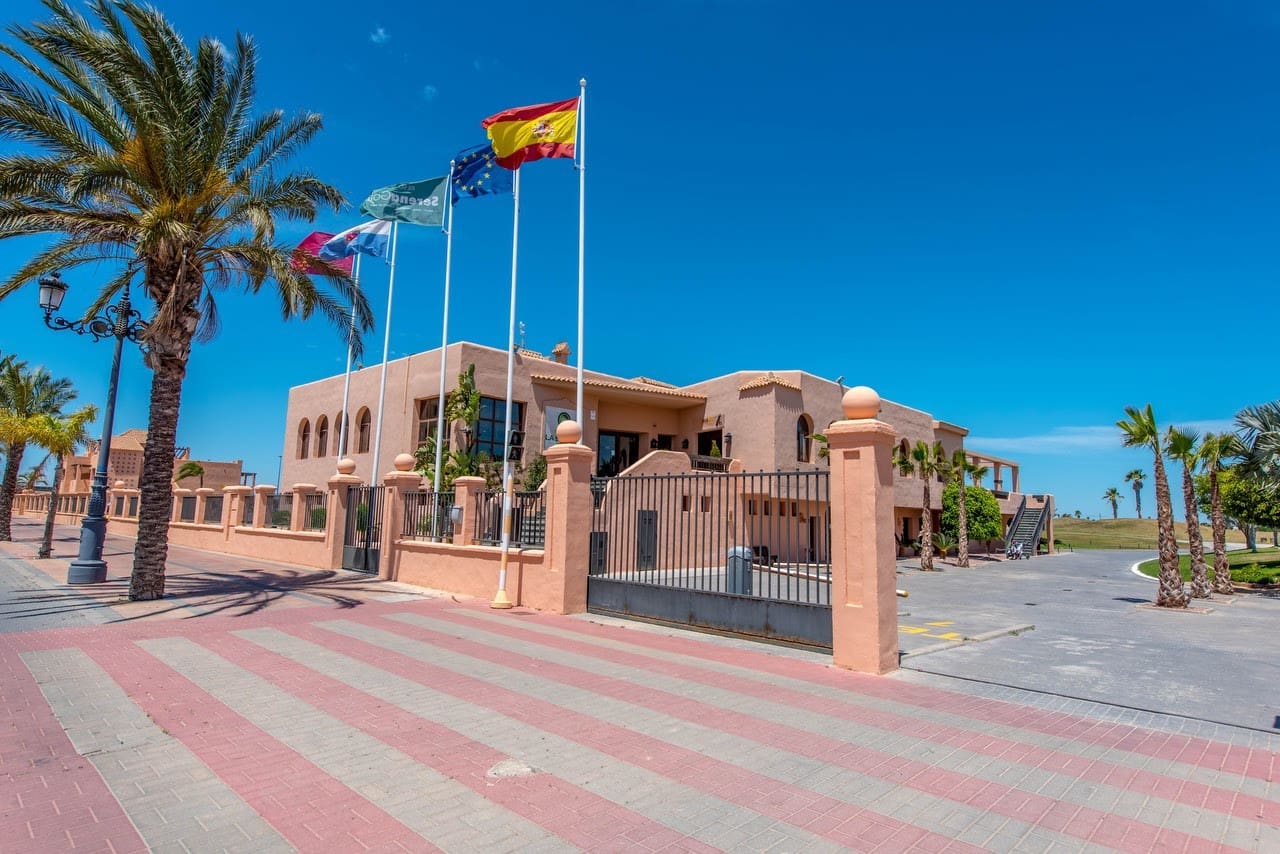 3 bedroom Villa for sale in Los Alcazares with pool - € 383,400 (Ref: 7124663)