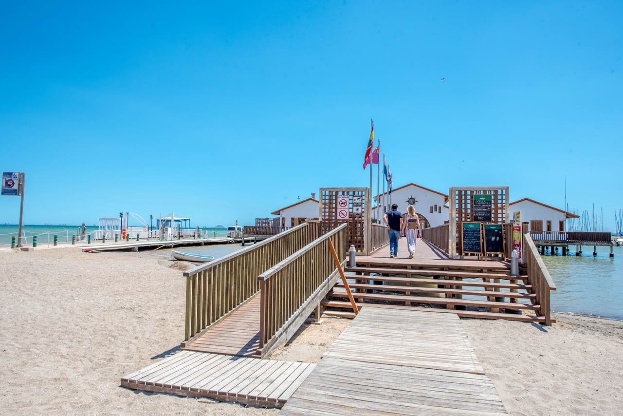 3 bedroom Villa for sale in Los Alcazares with pool - € 382,500 (Ref: 7124664)