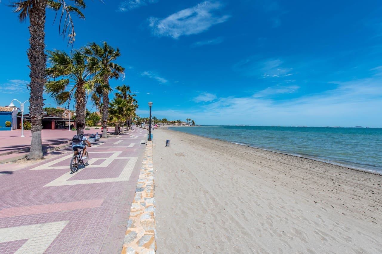 3 bedroom Villa for sale in Los Alcazares with pool - € 382,500 (Ref: 7124664)