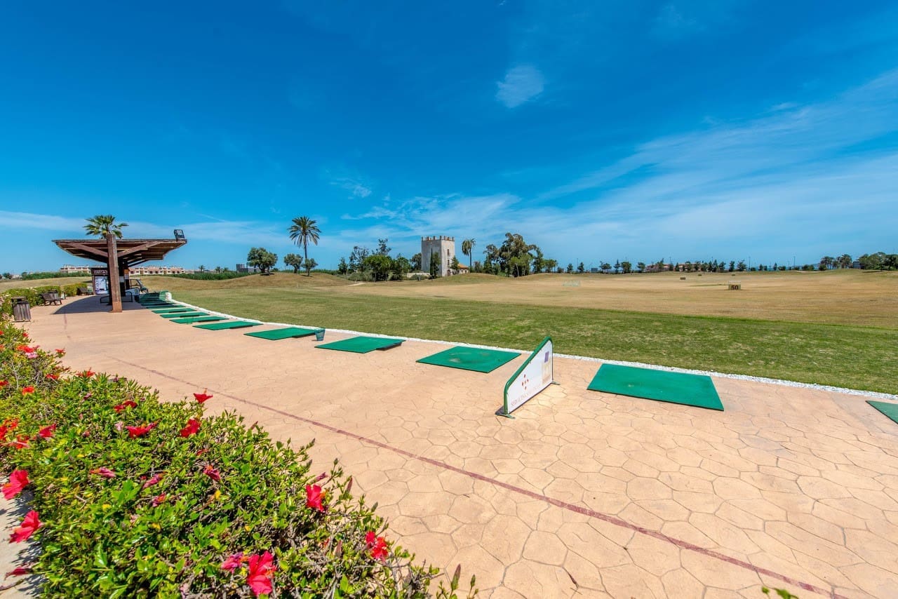 3 bedroom Villa for sale in Los Alcazares with pool - € 382,500 (Ref: 7124664)