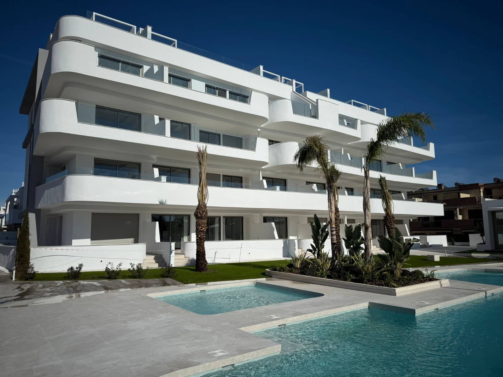 2 soverom Penthouse til salgs i Cabo Roig med svømmebasseng garasje - € 440 000 (Ref: 7229834)