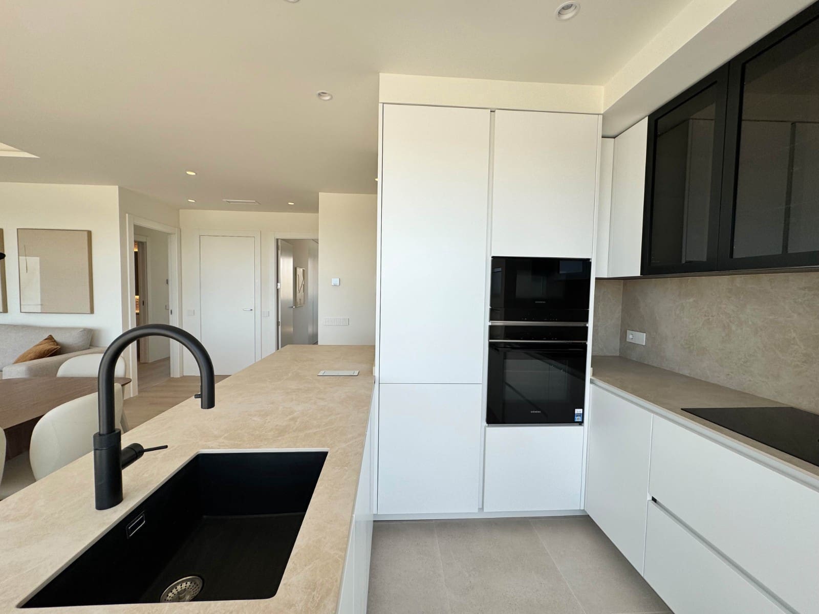 2 slaapkamer Appartement te koop in Las Colinas Golf met zwembad - € 875.000 (Ref: 7253757)