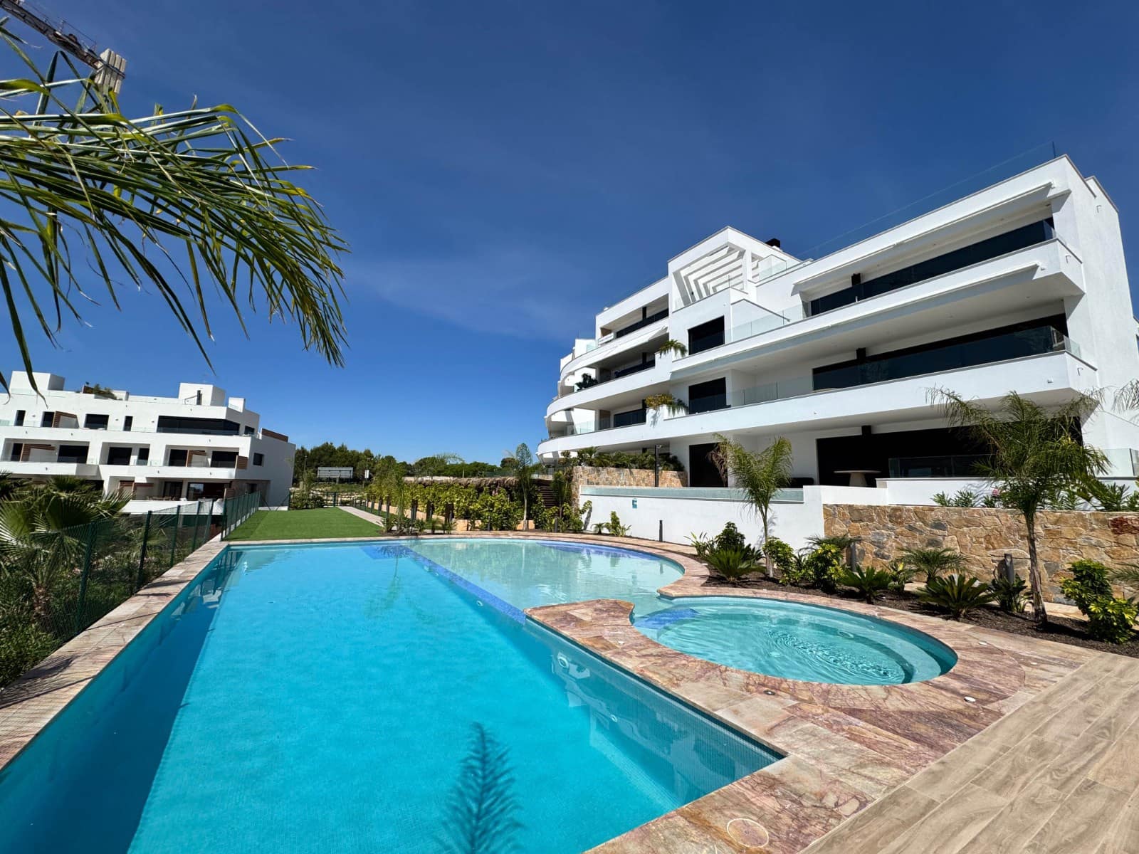 2 slaapkamer Appartement te koop in Las Colinas Golf met zwembad - € 875.000 (Ref: 7253757)