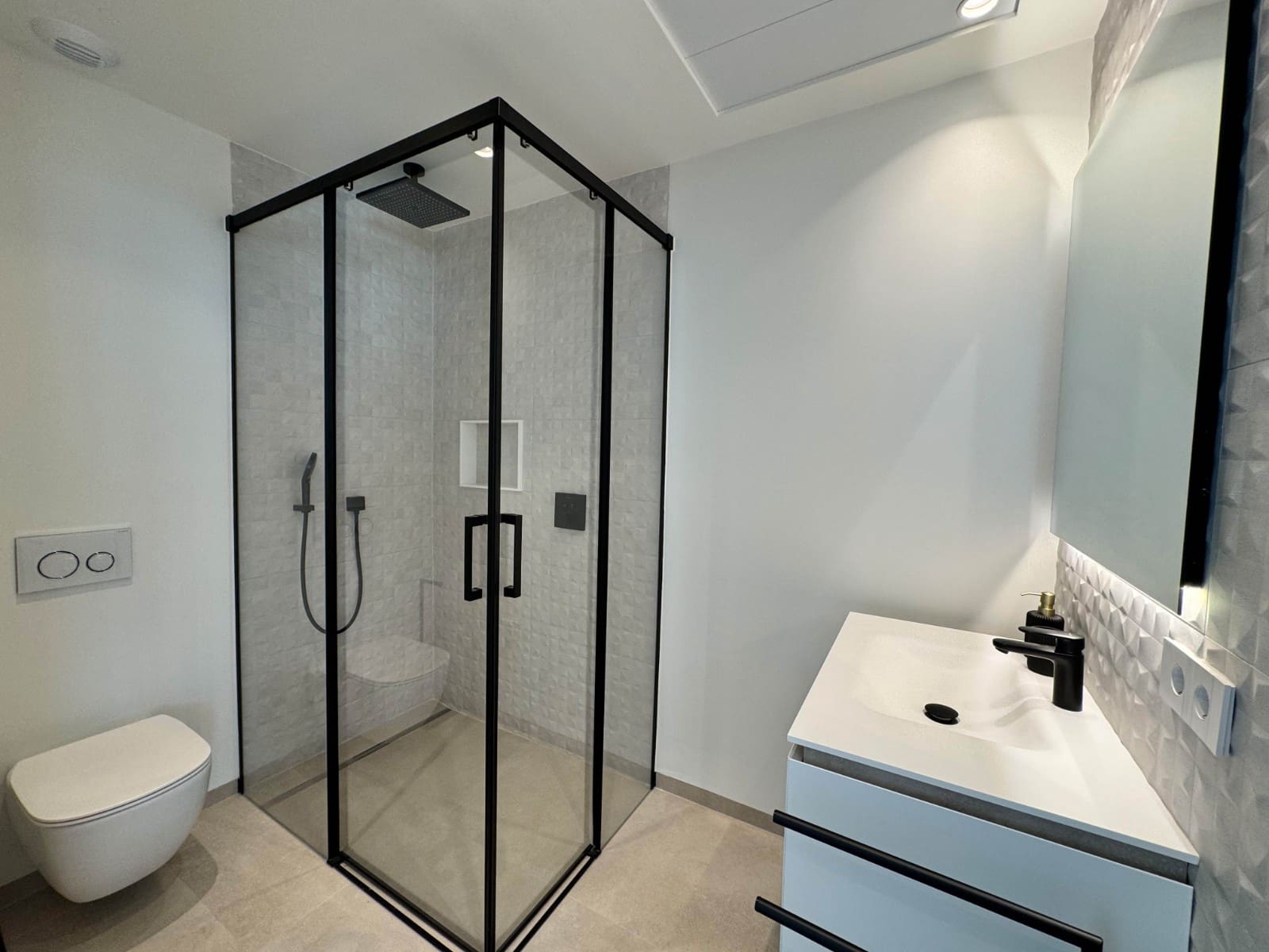 2 slaapkamer Appartement te koop in Las Colinas Golf met zwembad - € 875.000 (Ref: 7253757)