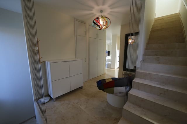 4 chambre Villa/Maison à vendre à La Zenia, Orihuela avec piscine garage - 1 500 000 € (Ref: 7259392)