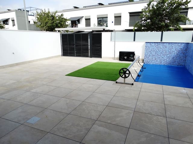 Chalet de 3 habitaciones en Pilar de la Horadada ciudad, Pilar de la Horadada en venta con piscina - 379.900 € (Ref: 7287780)