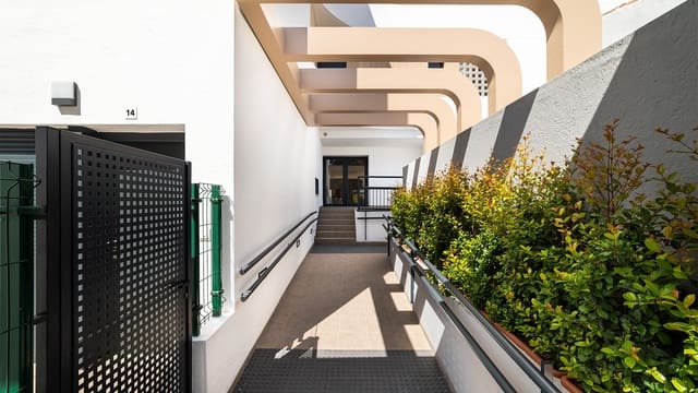 Apartamento de 1 habitación en Mil Palmeras, Pilar de la Horadada en venta con piscina garaje - 182.000 € (Ref: 7323898)