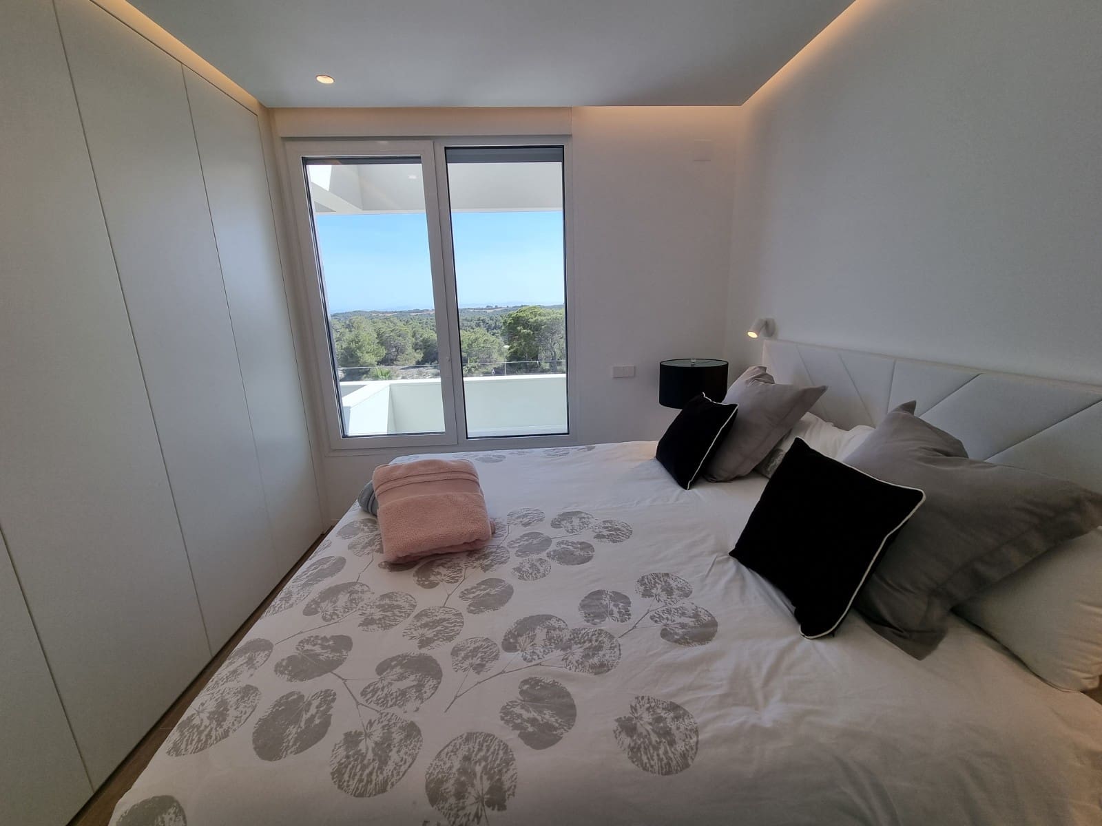 3 slaapkamer Appartement te koop in Las Colinas Golf met zwembad - € 829.000 (Ref: 7509435)