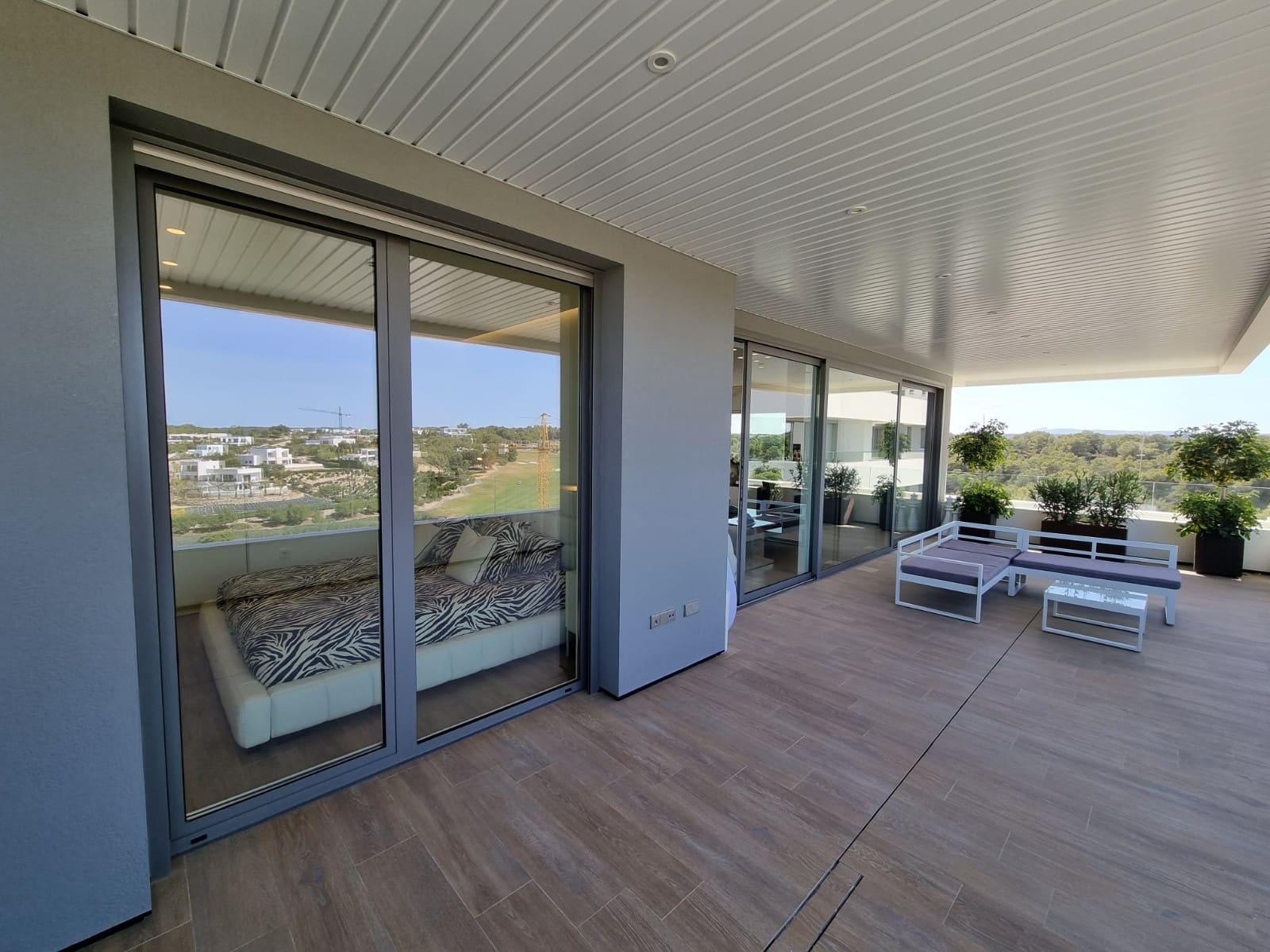 3 slaapkamer Appartement te koop in Las Colinas Golf met zwembad - € 829.000 (Ref: 7509435)