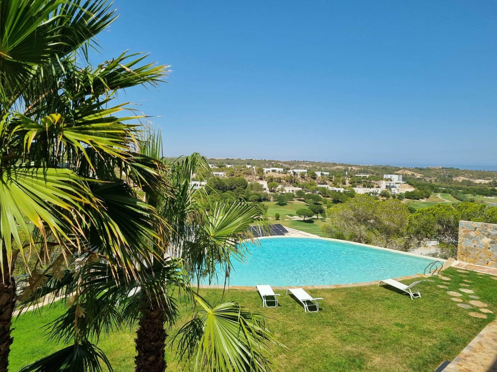 3 slaapkamer Appartement te koop in Las Colinas Golf met zwembad - € 829.000 (Ref: 7509435)