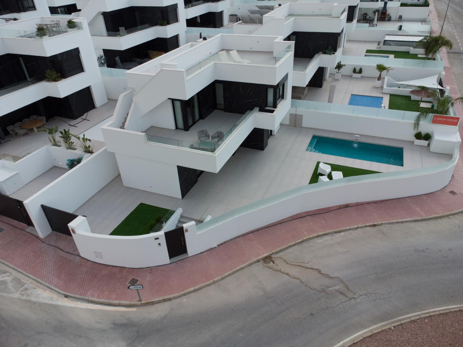 3 bedroom Villa for sale in Rojales with pool - € 549,000 (Ref: 7539047)