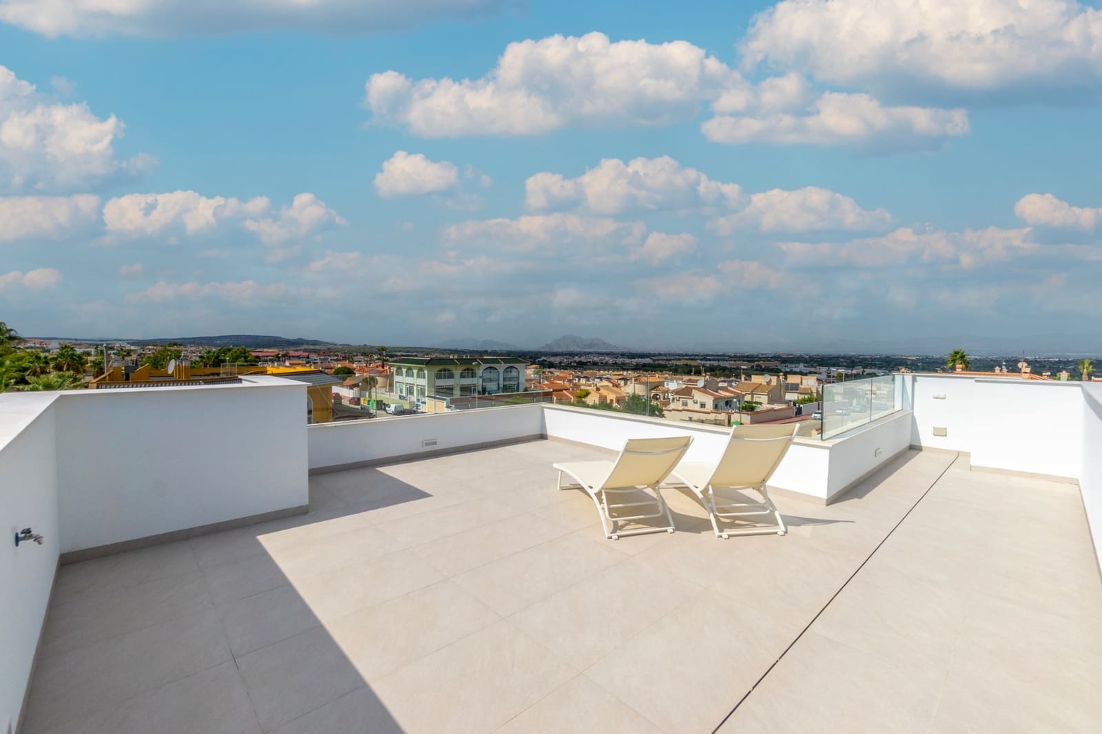 3 bedroom Villa for sale in Rojales with pool - € 549,000 (Ref: 7539047)