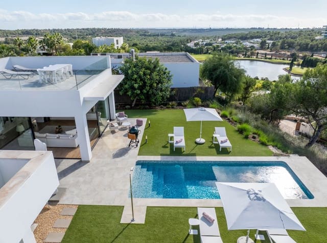 3 sovrum Villa till salu i Las Colinas Golf, Orihuela med pool - 1 895 000 € (Ref: 7574548)