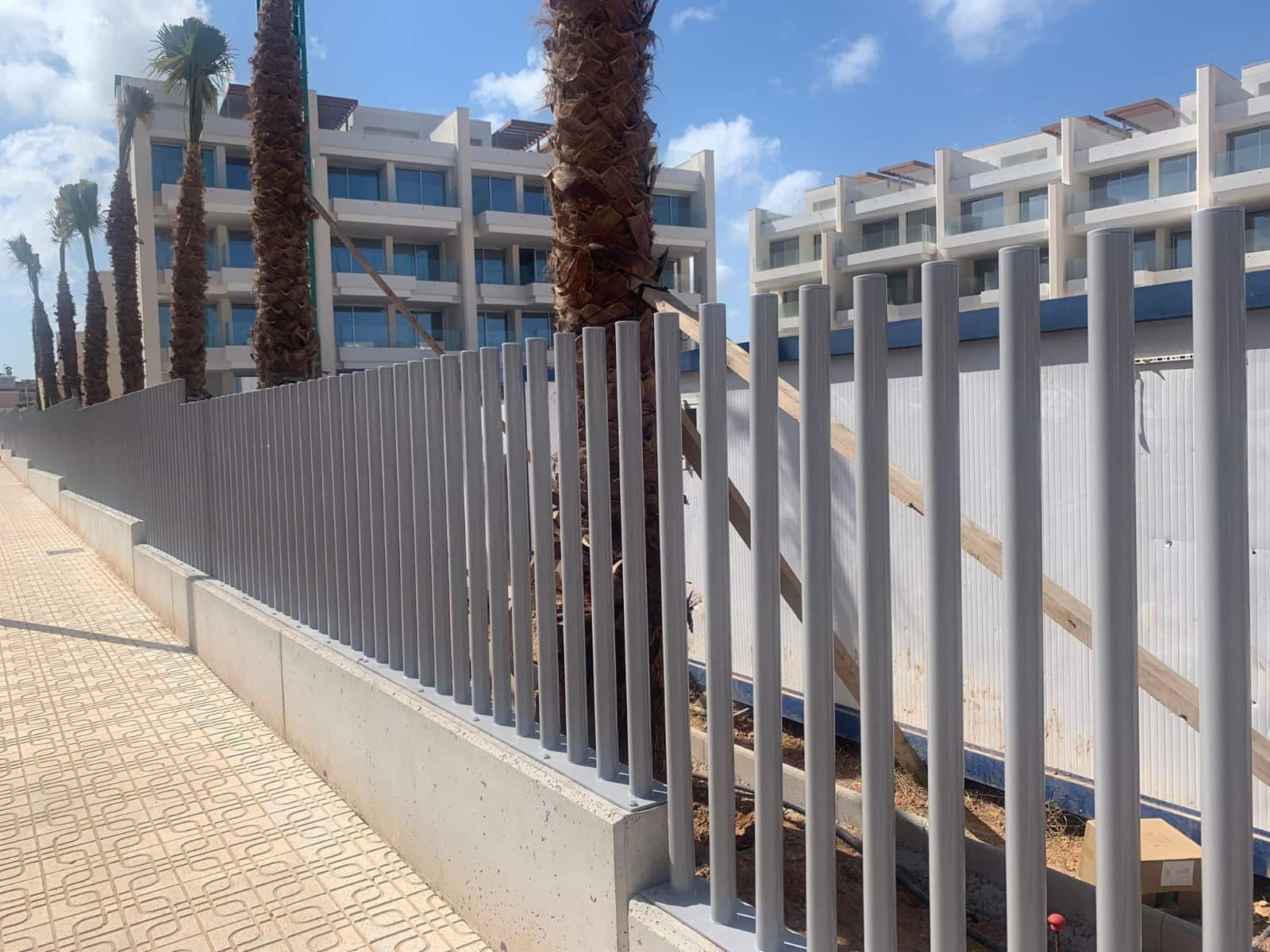 2 soveværelse Penthouse til salg i La Zenia med swimmingpool - € 450.000 (Ref: 7674347)