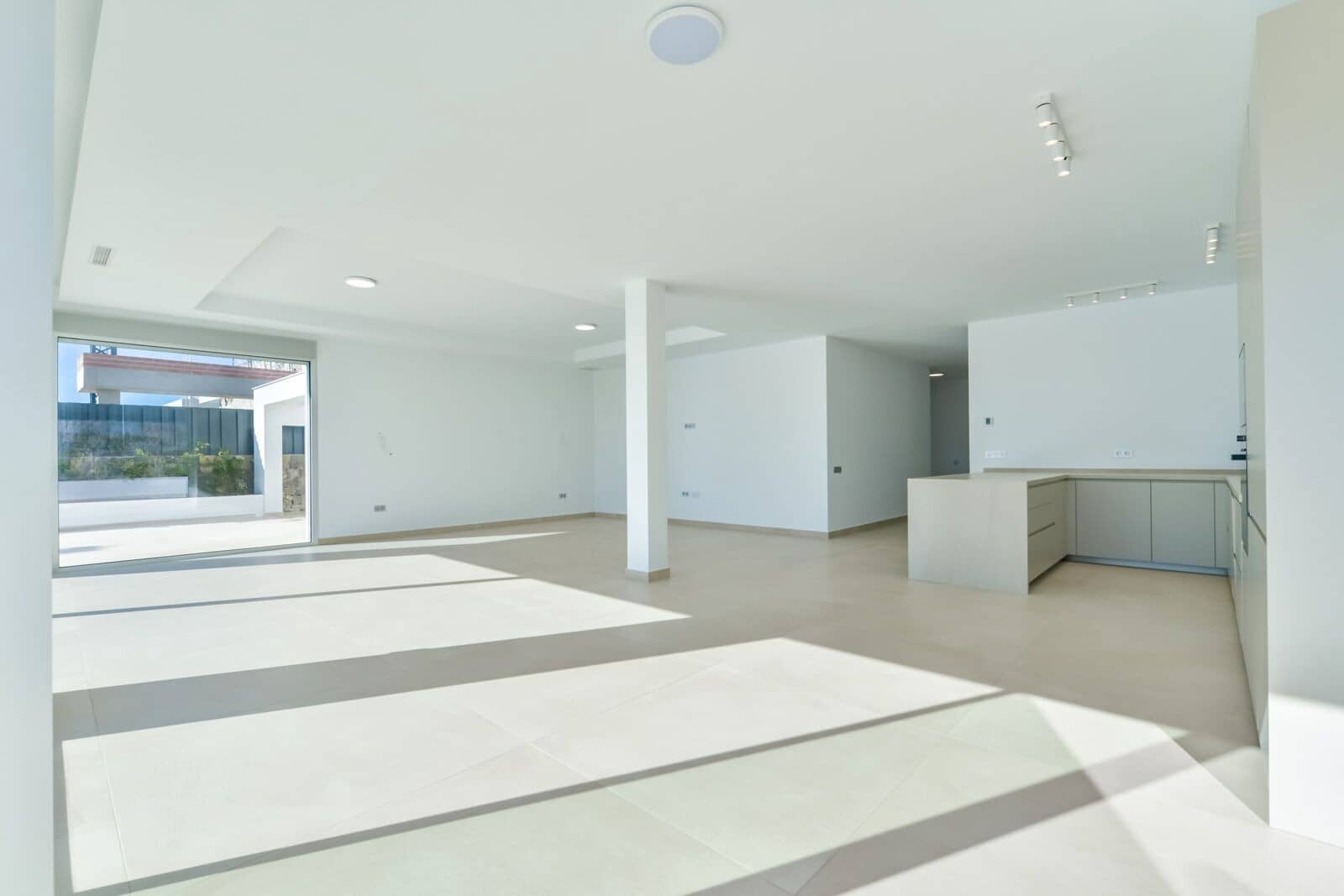 4 bedroom Villa for sale in Finestrat with pool garage - € 1,750,000 (Ref: 7736522)