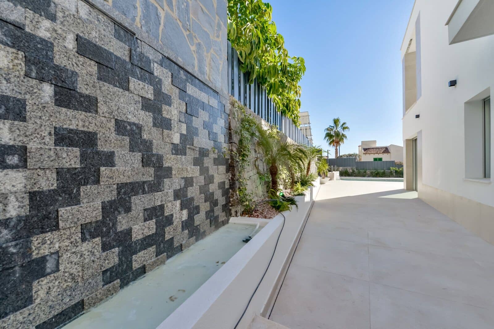 4 bedroom Villa for sale in Finestrat with pool garage - € 1,750,000 (Ref: 7736522)