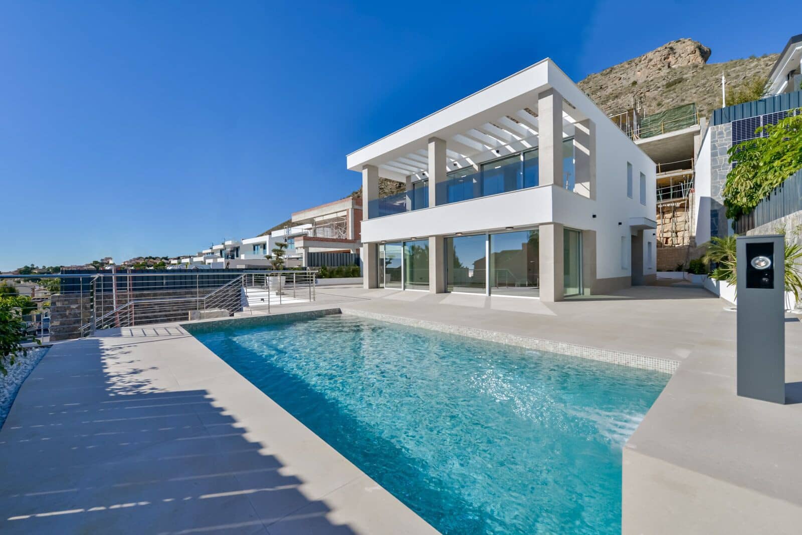 4 bedroom Villa for sale in Finestrat with pool garage - € 1,750,000 (Ref: 7736522)