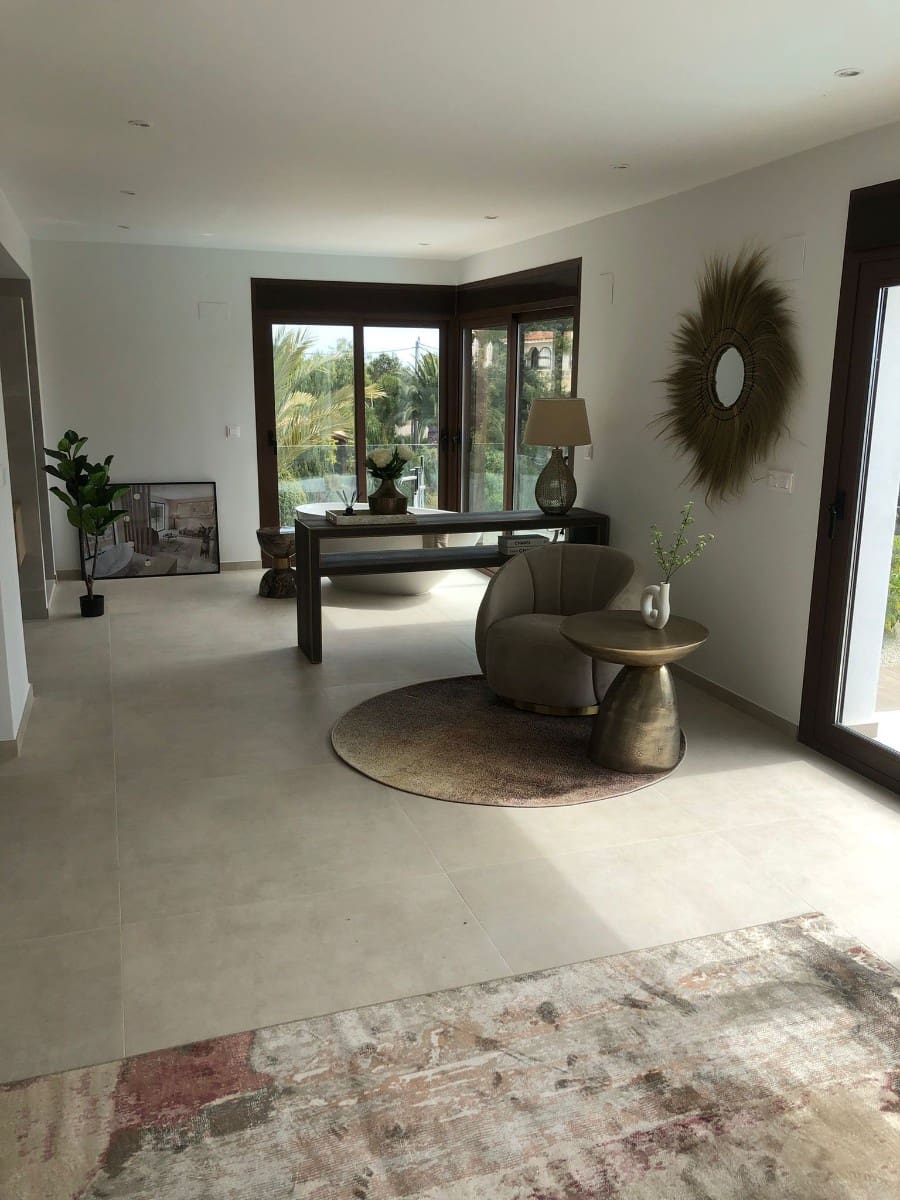 5 bedroom Villa for sale in Altea with pool garage - € 2,250,000 (Ref: 7856957)