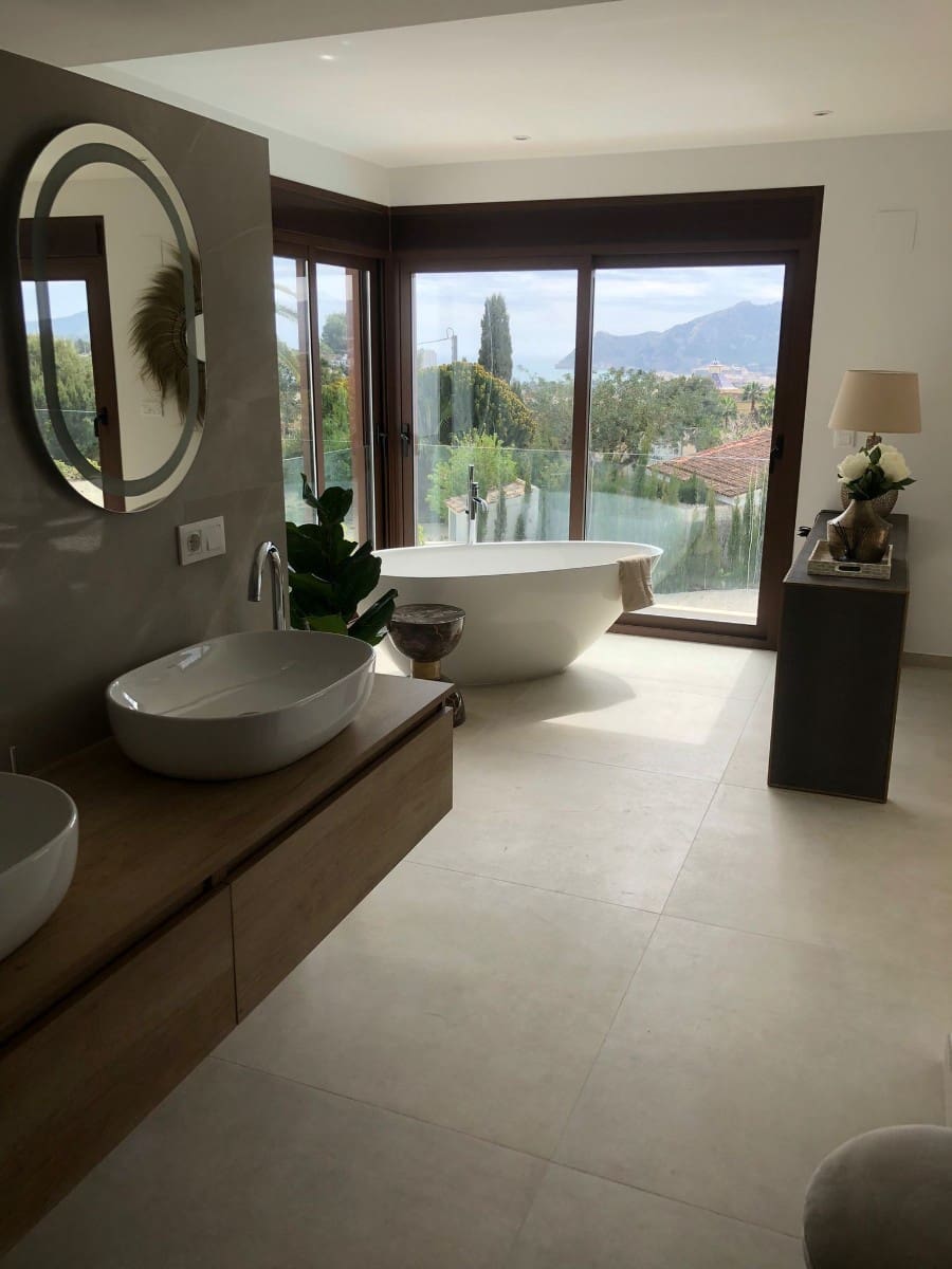 5 bedroom Villa for sale in Altea with pool garage - € 2,250,000 (Ref: 7856957)