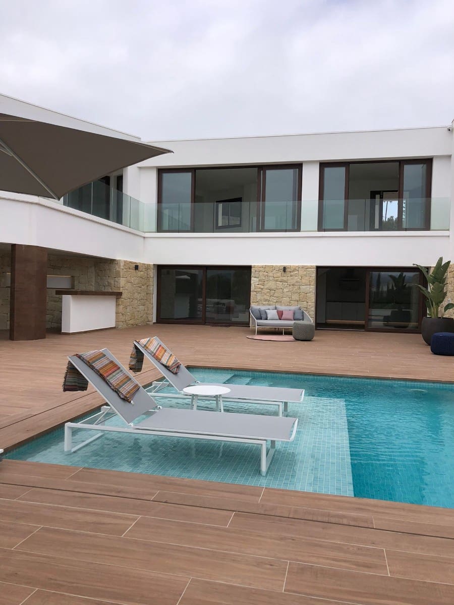 5 bedroom Villa for sale in Altea with pool garage - € 2,250,000 (Ref: 7856957)