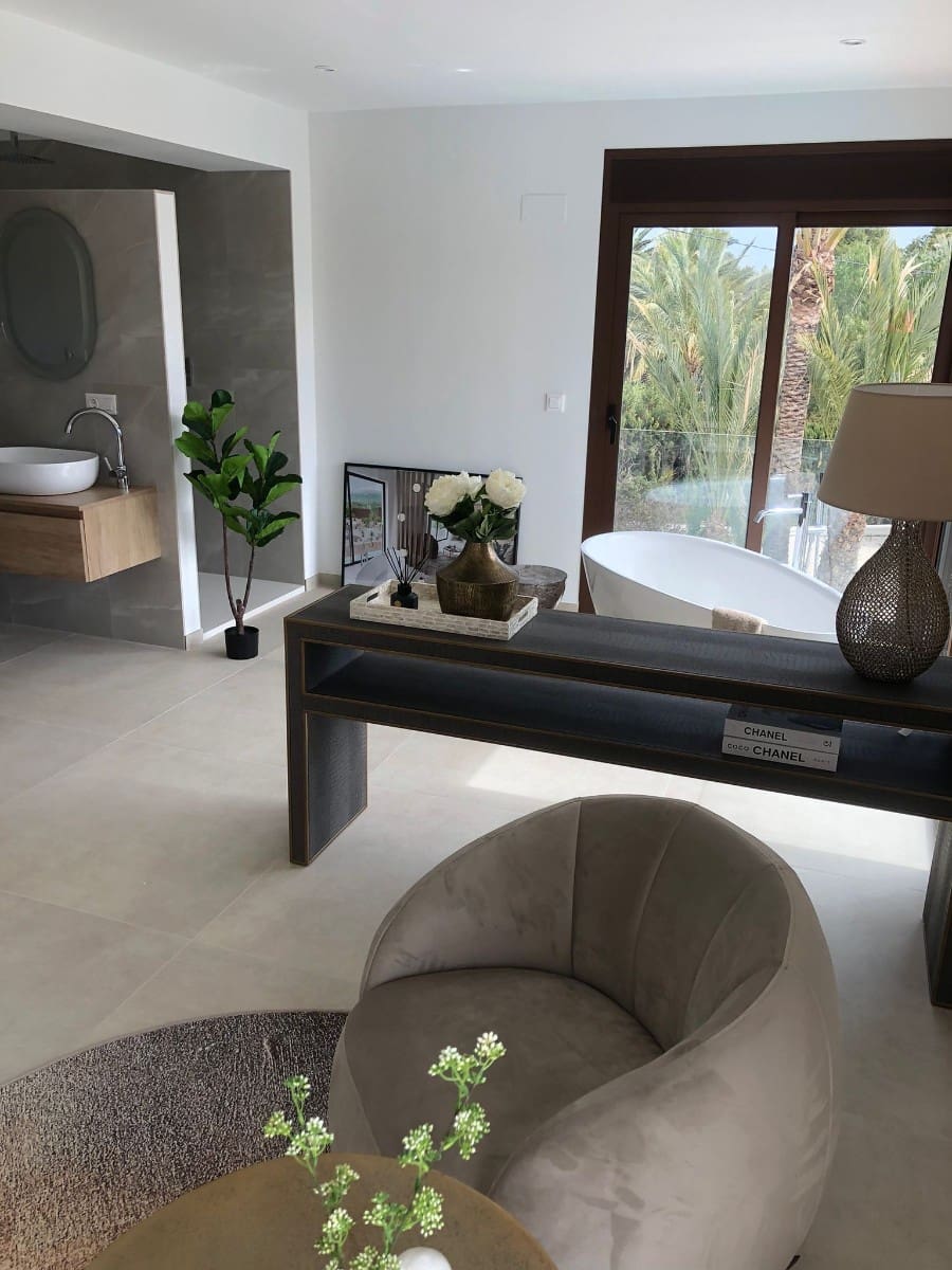 5 bedroom Villa for sale in Altea with pool garage - € 2,250,000 (Ref: 7856957)