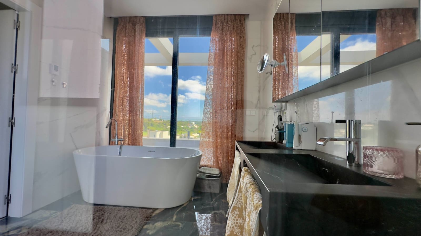 4 Zimmer Villa zu verkaufen in Las Colinas Golf mit Pool - 2.195.000 € (Ref: 8007186)