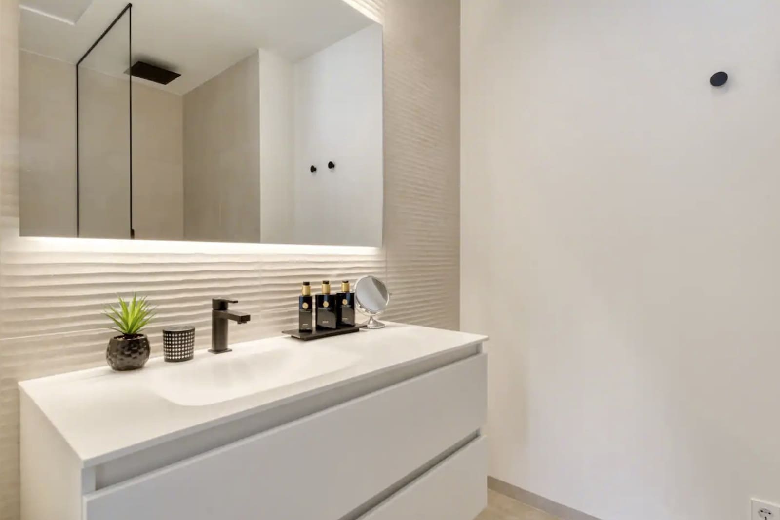 2 bedroom Apartment for sale in Las Colinas Golf with pool - € 799,000 (Ref: 8062406)