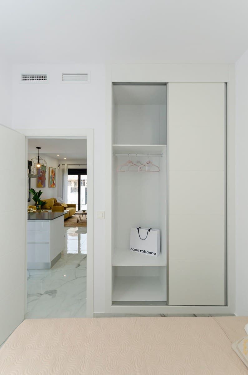 3 bedroom Villa for sale in Torrevieja with pool - € 409,000 (Ref: 8067513)