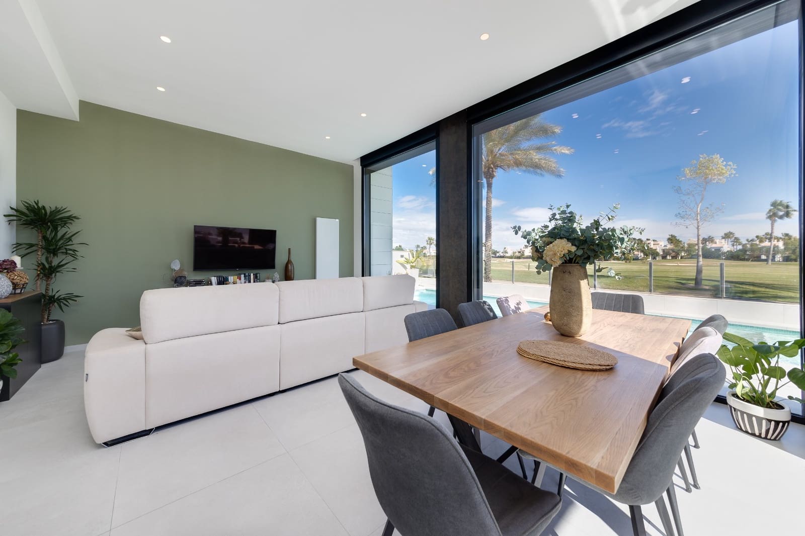 3 bedroom Villa for sale in Pilar de la Horadada with pool - € 579,000 (Ref: 8133061)