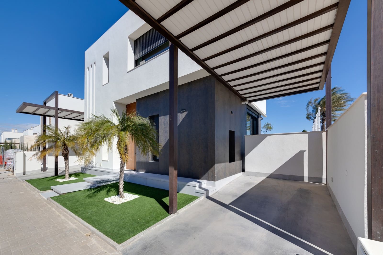 3 bedroom Villa for sale in Pilar de la Horadada with pool - € 574,000 (Ref: 8133062)