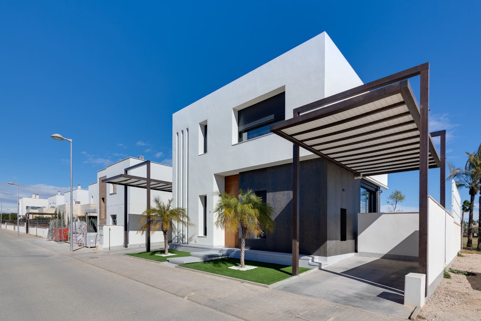 3 bedroom Villa for sale in Pilar de la Horadada with pool - € 574,000 (Ref: 8133062)