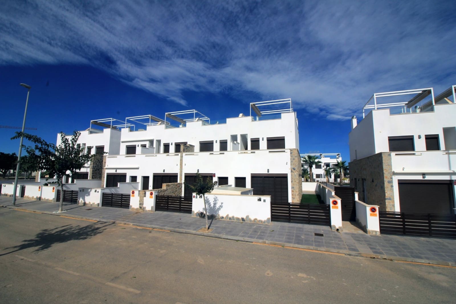 3 bedroom Townhouse for sale in Pilar de la Horadada with pool - € 344,900 (Ref: 8185197)