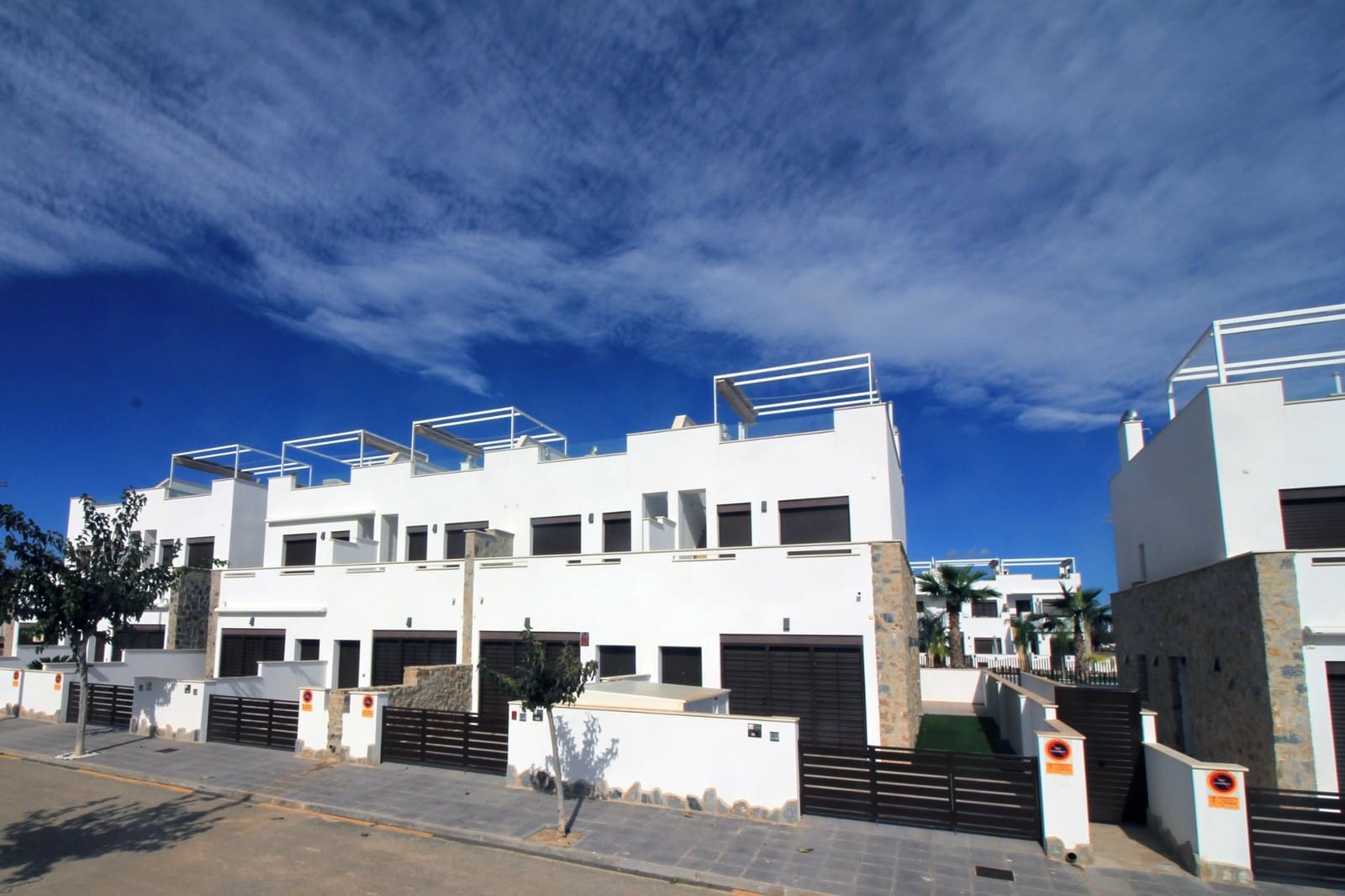 3 bedroom Townhouse for sale in Pilar de la Horadada with pool - € 344,900 (Ref: 8185197)