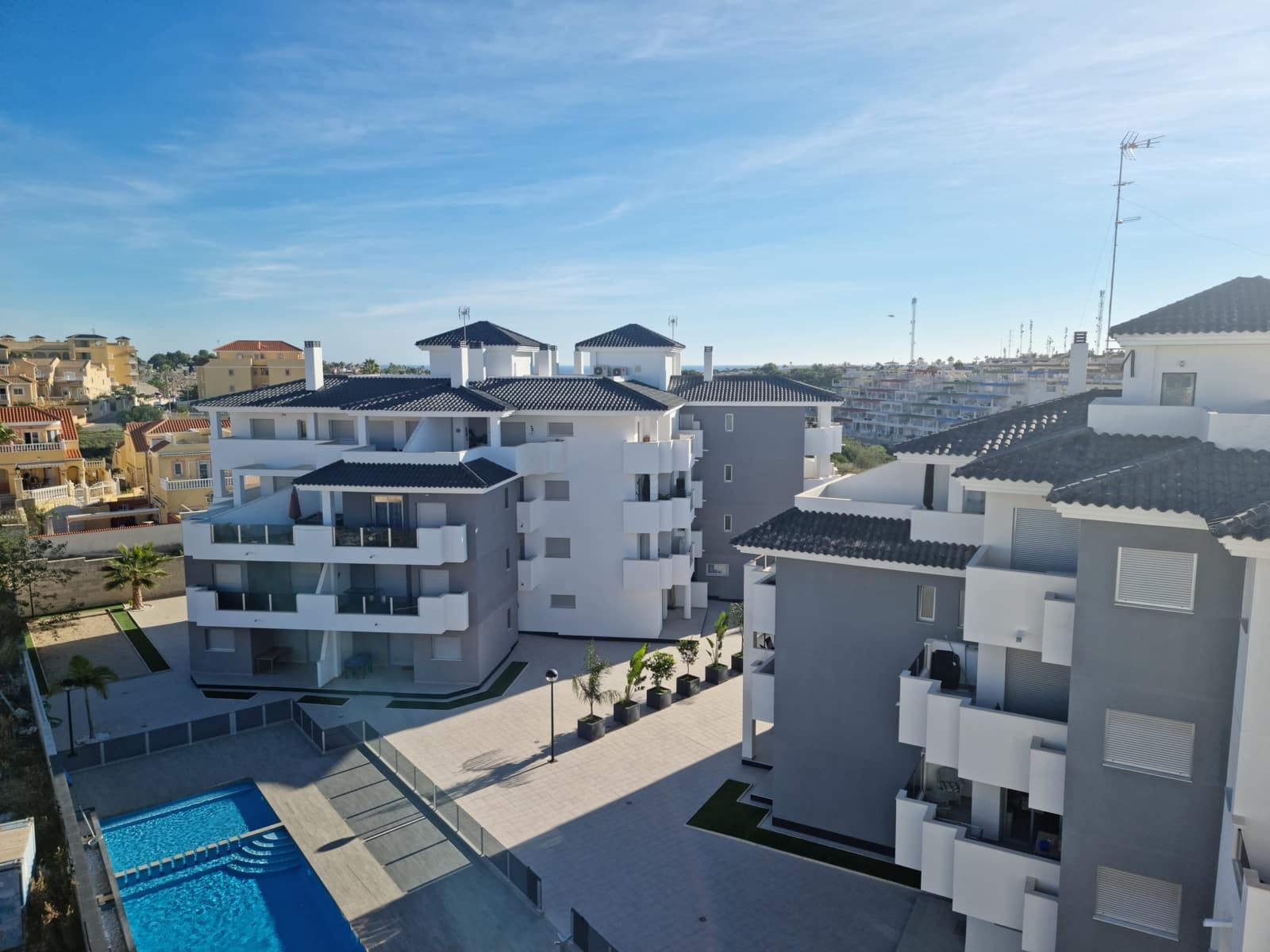 2 soveværelse Lejlighed til salg i Villamartin med swimmingpool garage - € 255.000 (Ref: 8195750)