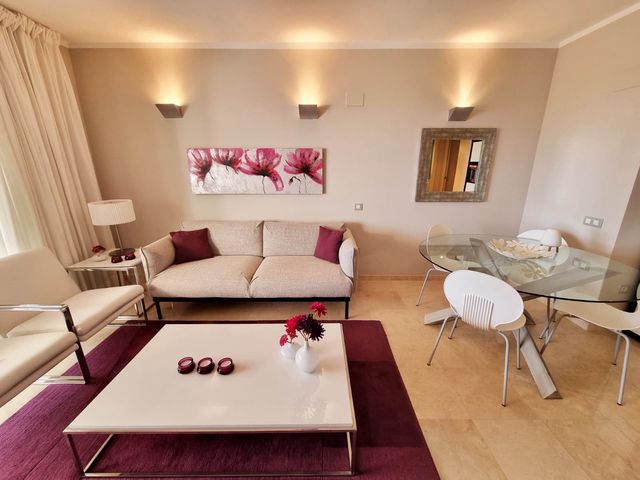 2 soveværelse Lejlighed til leje i Las Colinas Golf, Orihuela med swimmingpool garage - € 1.600 (Ref: 8252007)