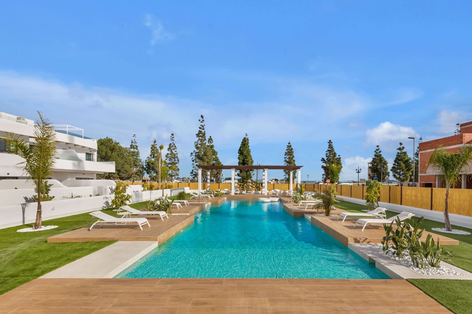 2 soveværelse Penthouse til salg i Los Alcazares med swimmingpool - € 339.000 (Ref: 8406047)