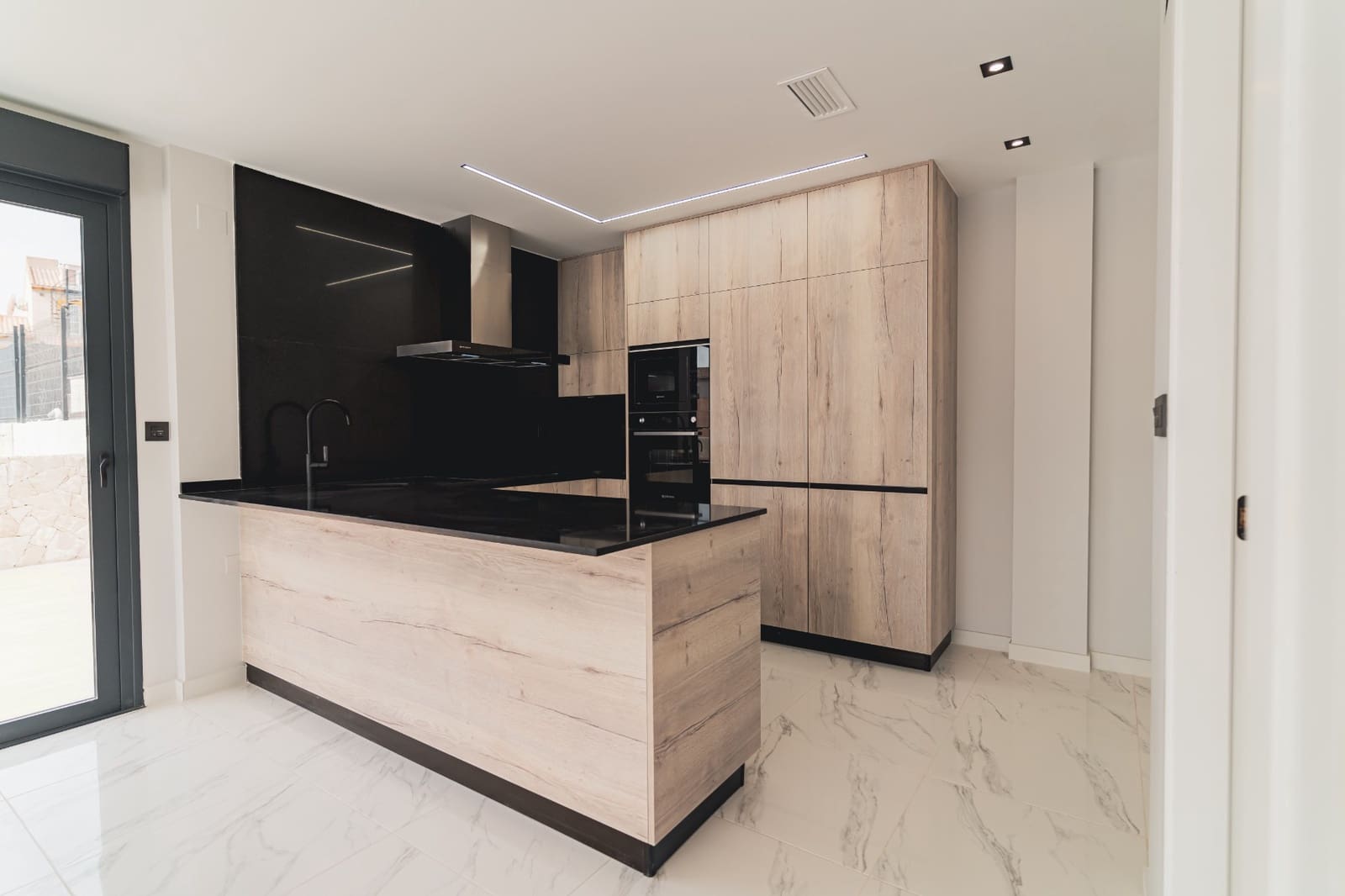 4 makuuhuone Huvila myytävänä paikassa Pilar de la Horadada mukana uima-altaan - 575 000 € (Ref: 8406587)